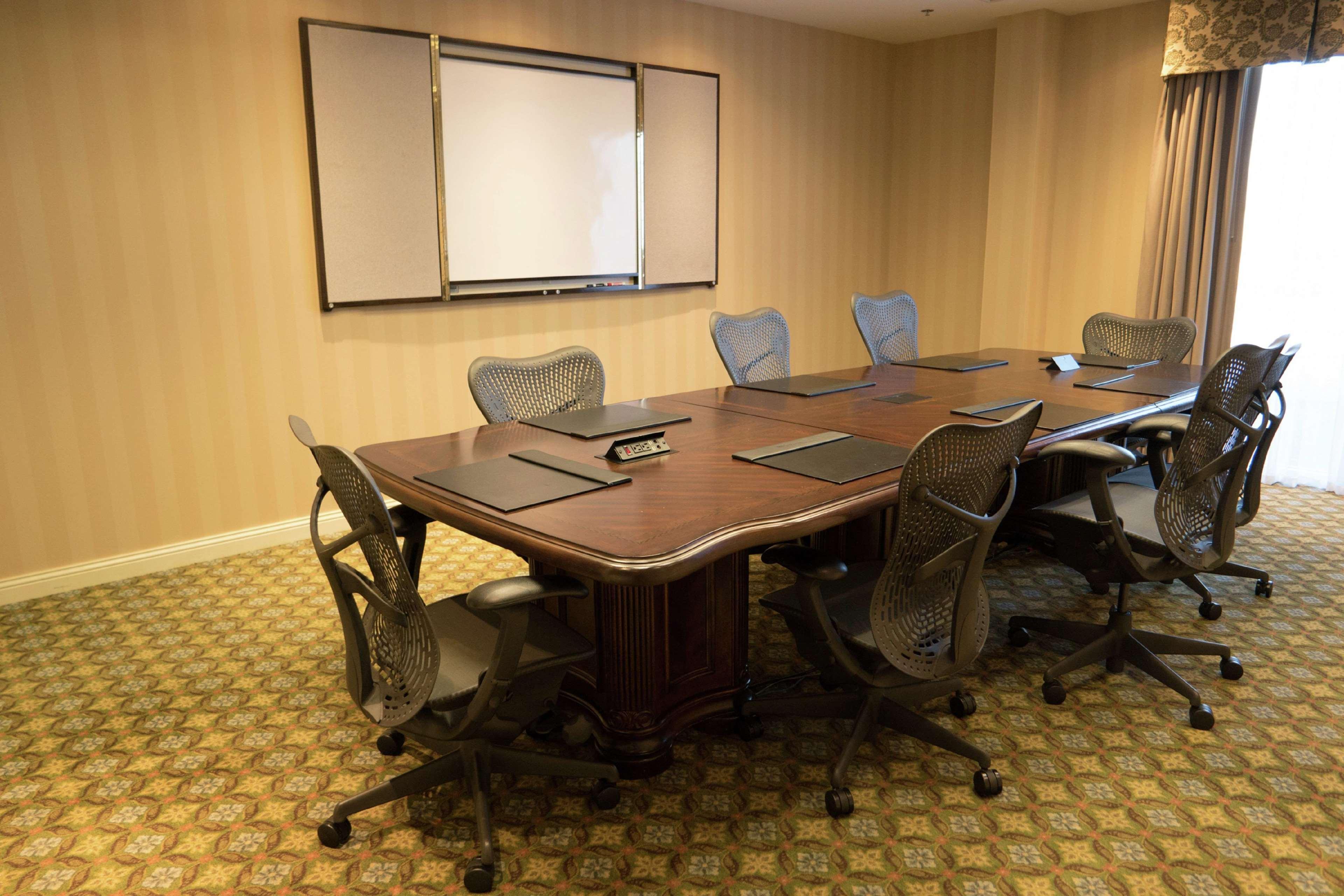 Hilton Garden Inn Oklahoma City North Quail Springs Bagian luar foto