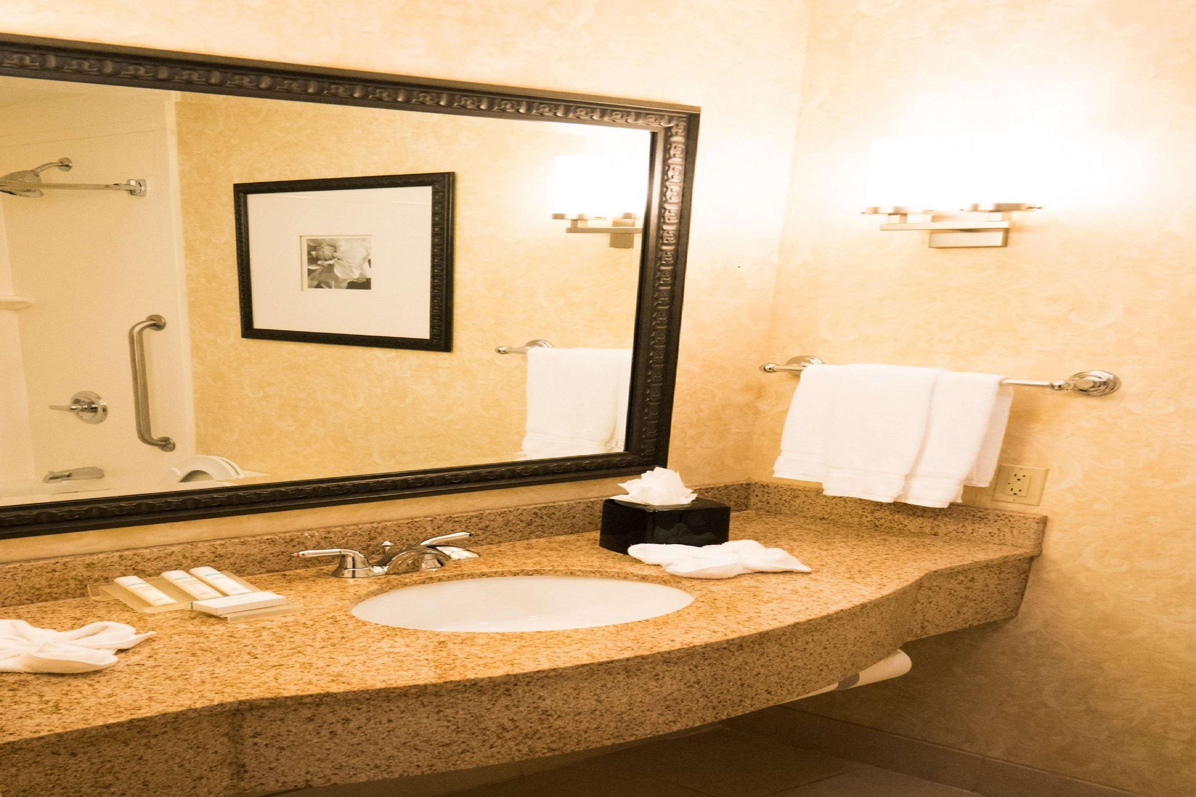 Hilton Garden Inn Oklahoma City North Quail Springs Bagian luar foto